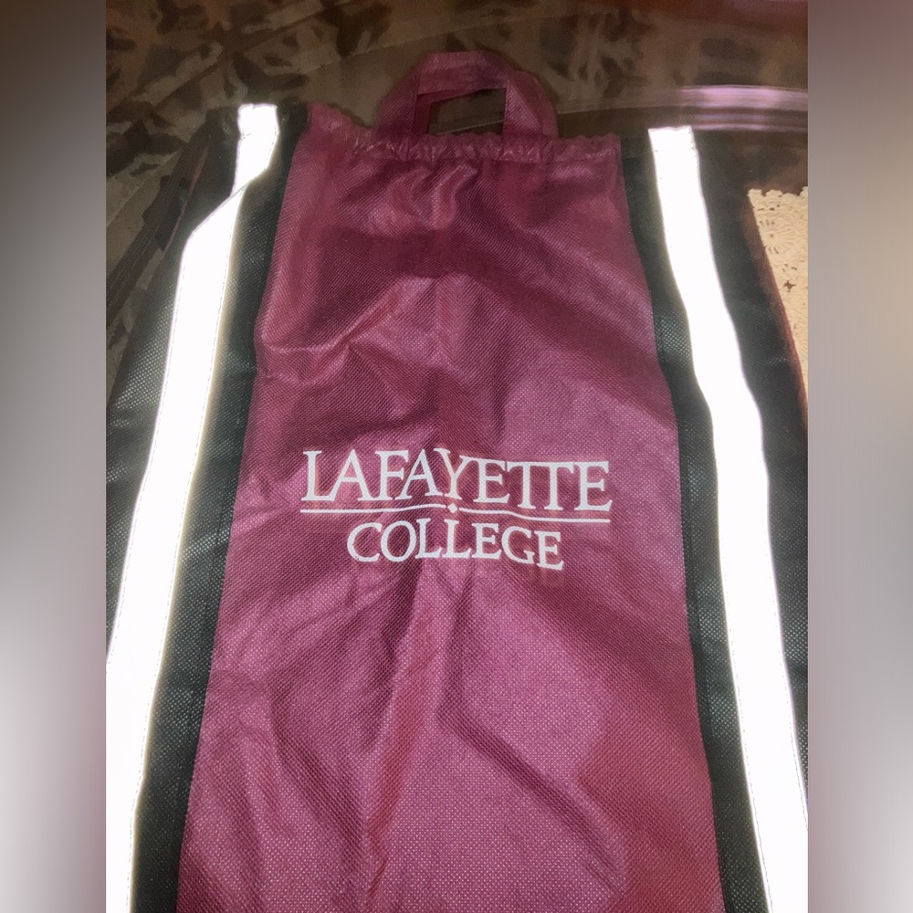 Sling bag, Lafayette College